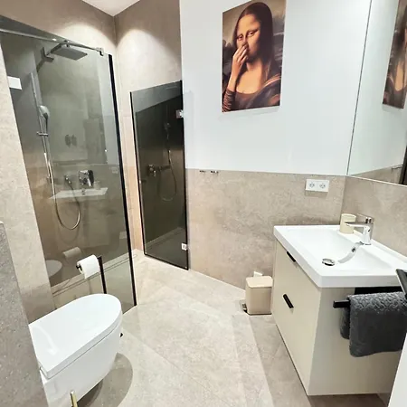 Lifestyle Am Steinsberg, Self Check In, Terrasse, Burg Blick Appartement Sinsheim